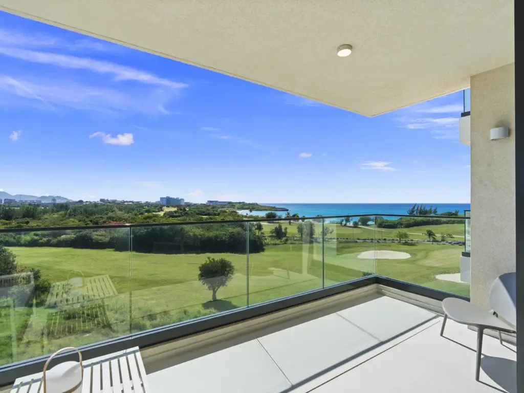Fourteen at Mullet Bay — 1-Bedroom Corner Unit, 85 m²
