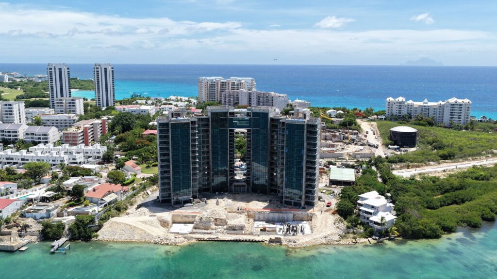 Développement immobilier Aqua Resort Sint Maarten - Vue aérienne bord de lagon