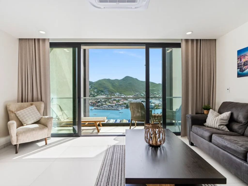 The Hills Residence - C342