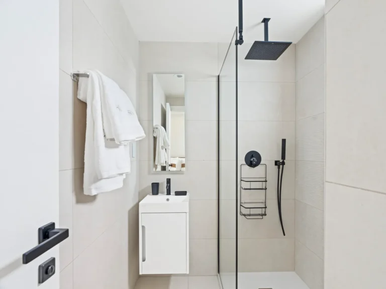 Salle de bain appartement B251 The Hills Résidence Sint Maarten